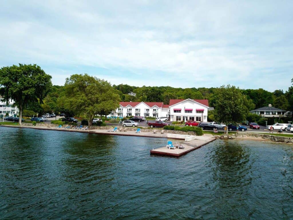 Door County waterfront lodging