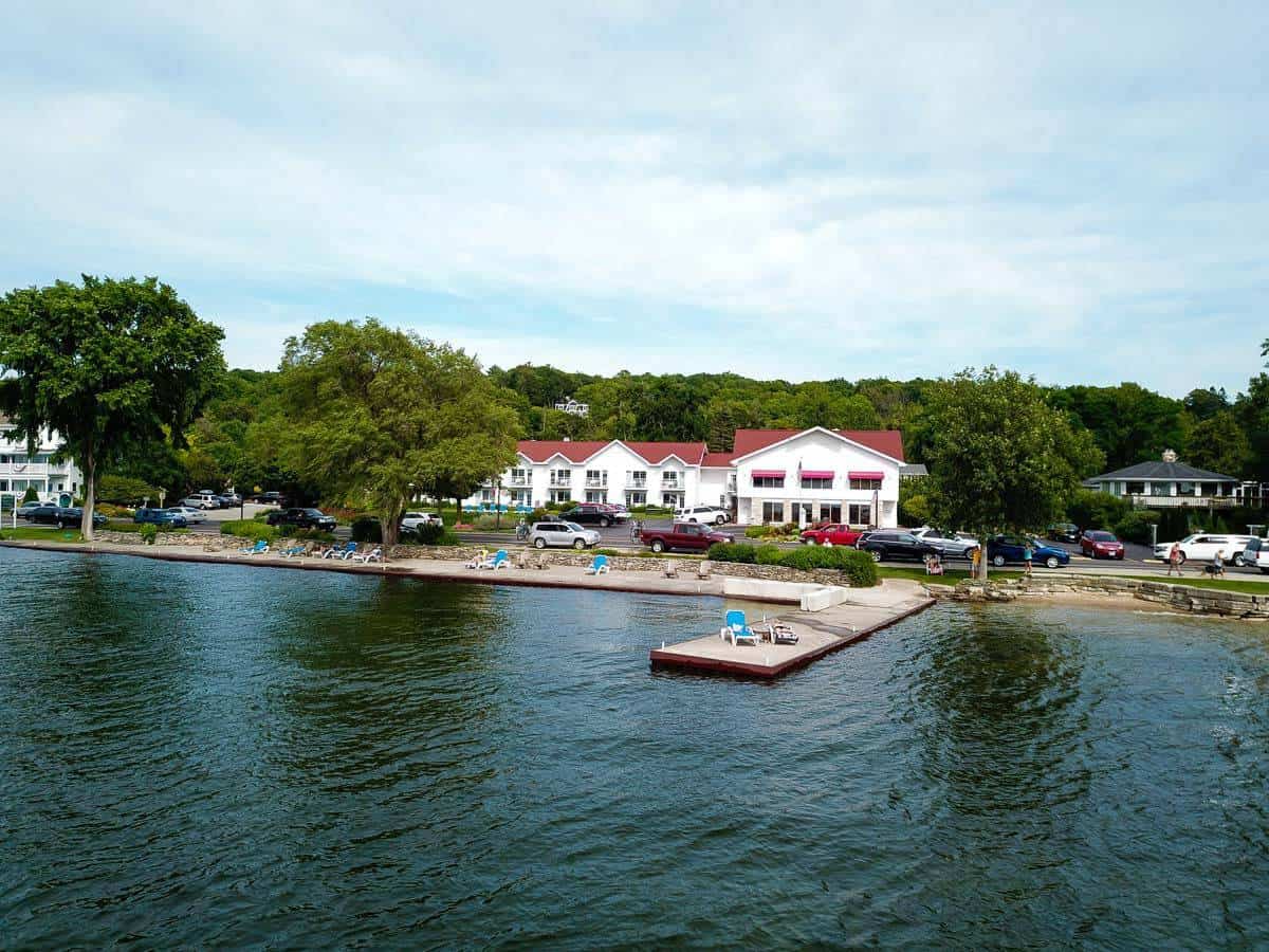 Door County waterfront lodging